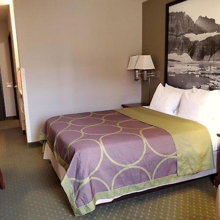 Super 8 By Wyndham Kalispell Glacier National Park Exterior photo