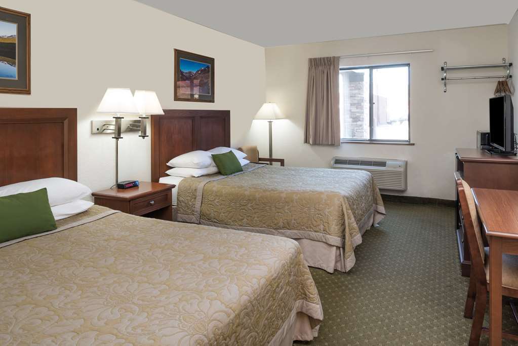 Super 8 By Wyndham Kalispell Glacier National Park Room photo