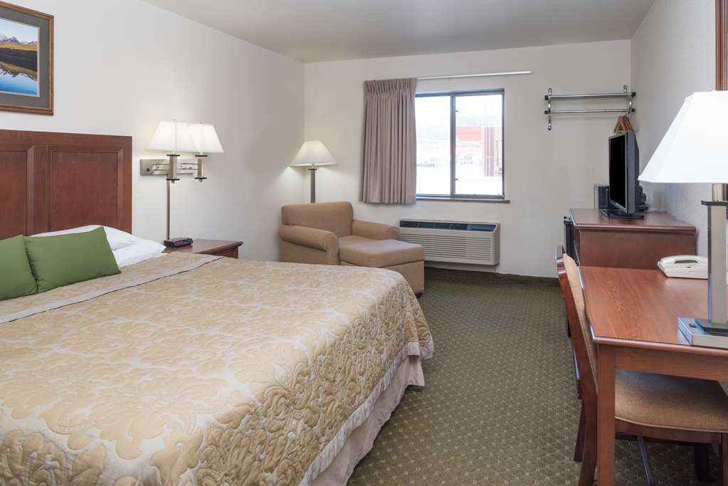 Super 8 By Wyndham Kalispell Glacier National Park Room photo