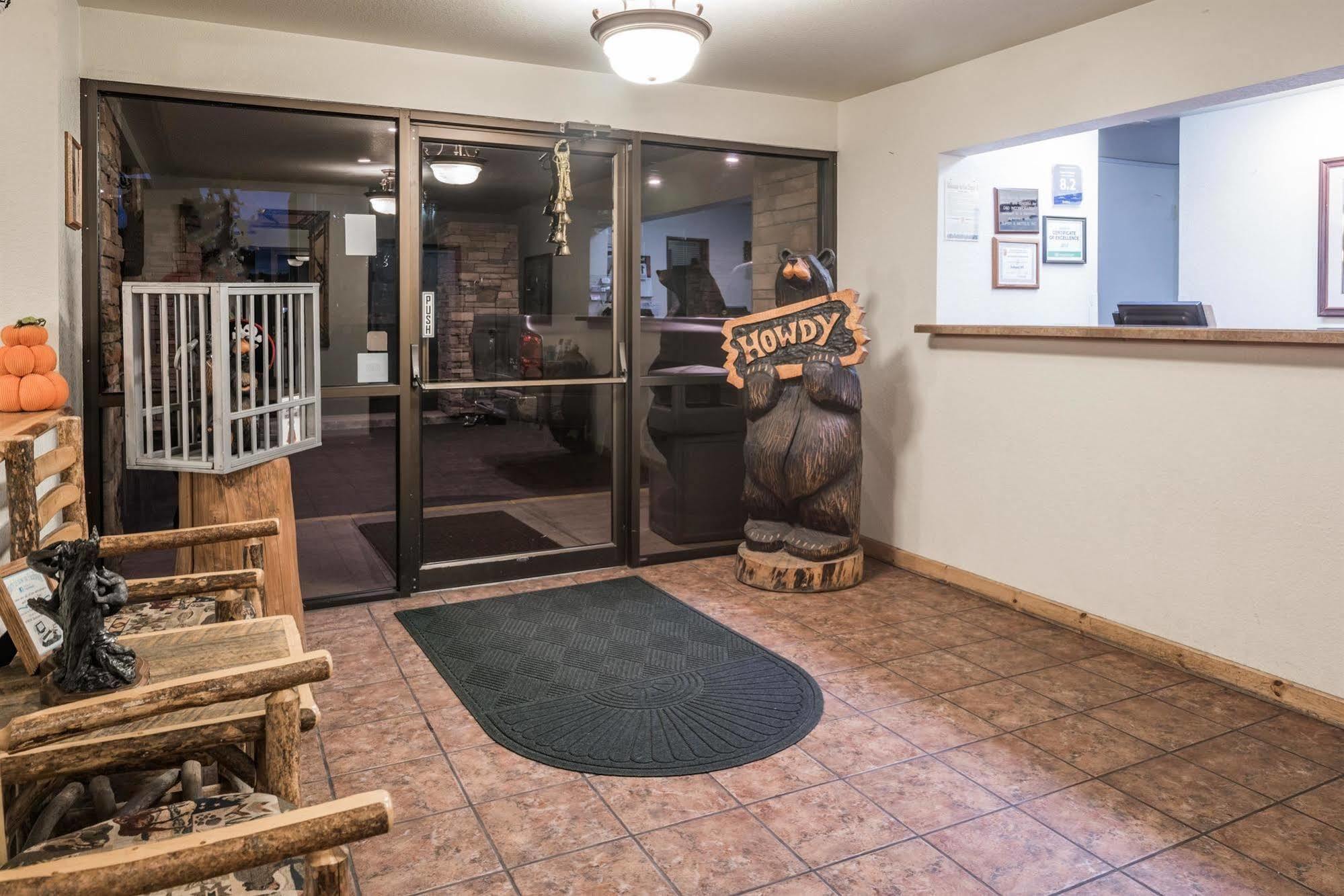 Super 8 By Wyndham Kalispell Glacier National Park Exterior photo