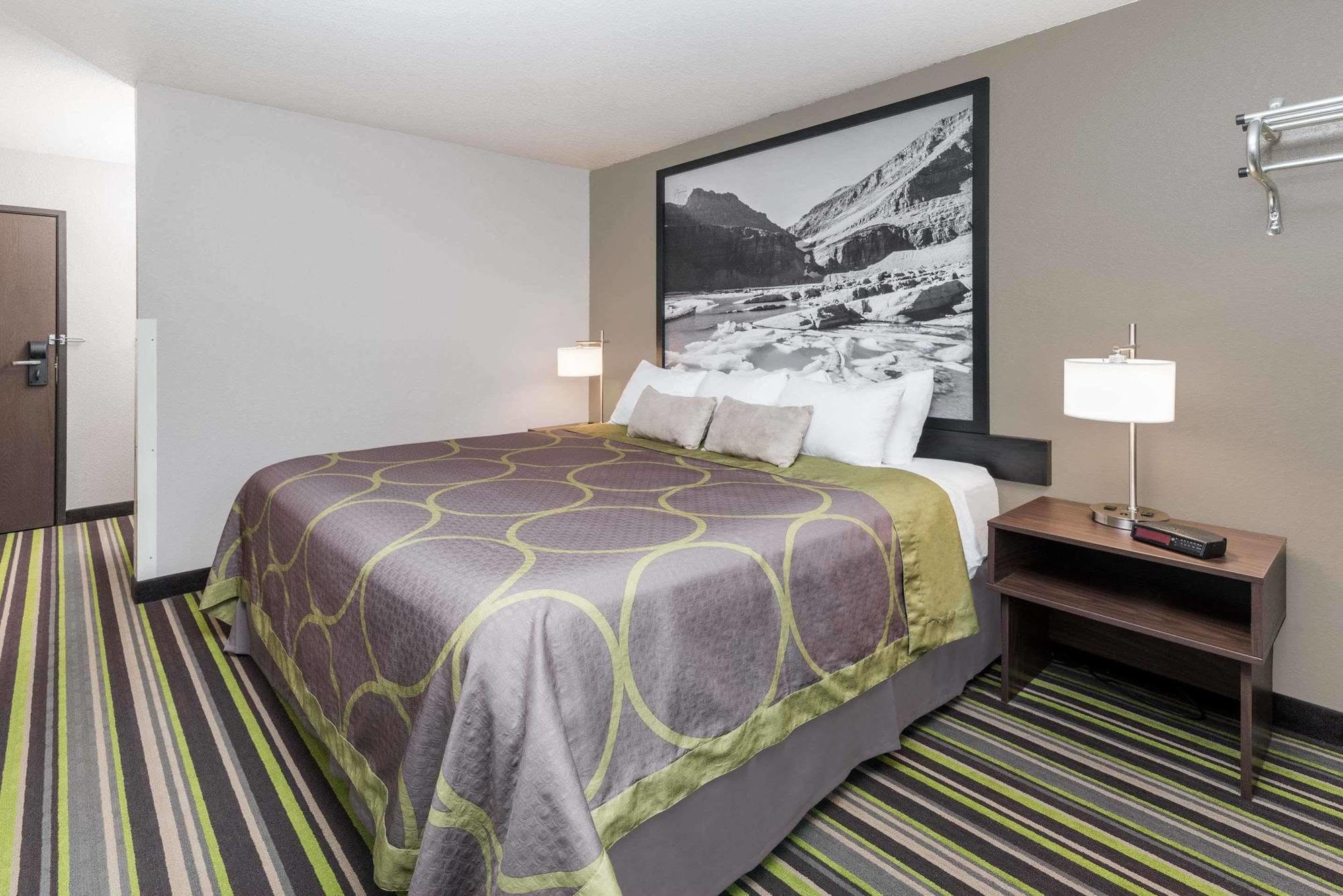 Super 8 By Wyndham Kalispell Glacier National Park Exterior photo