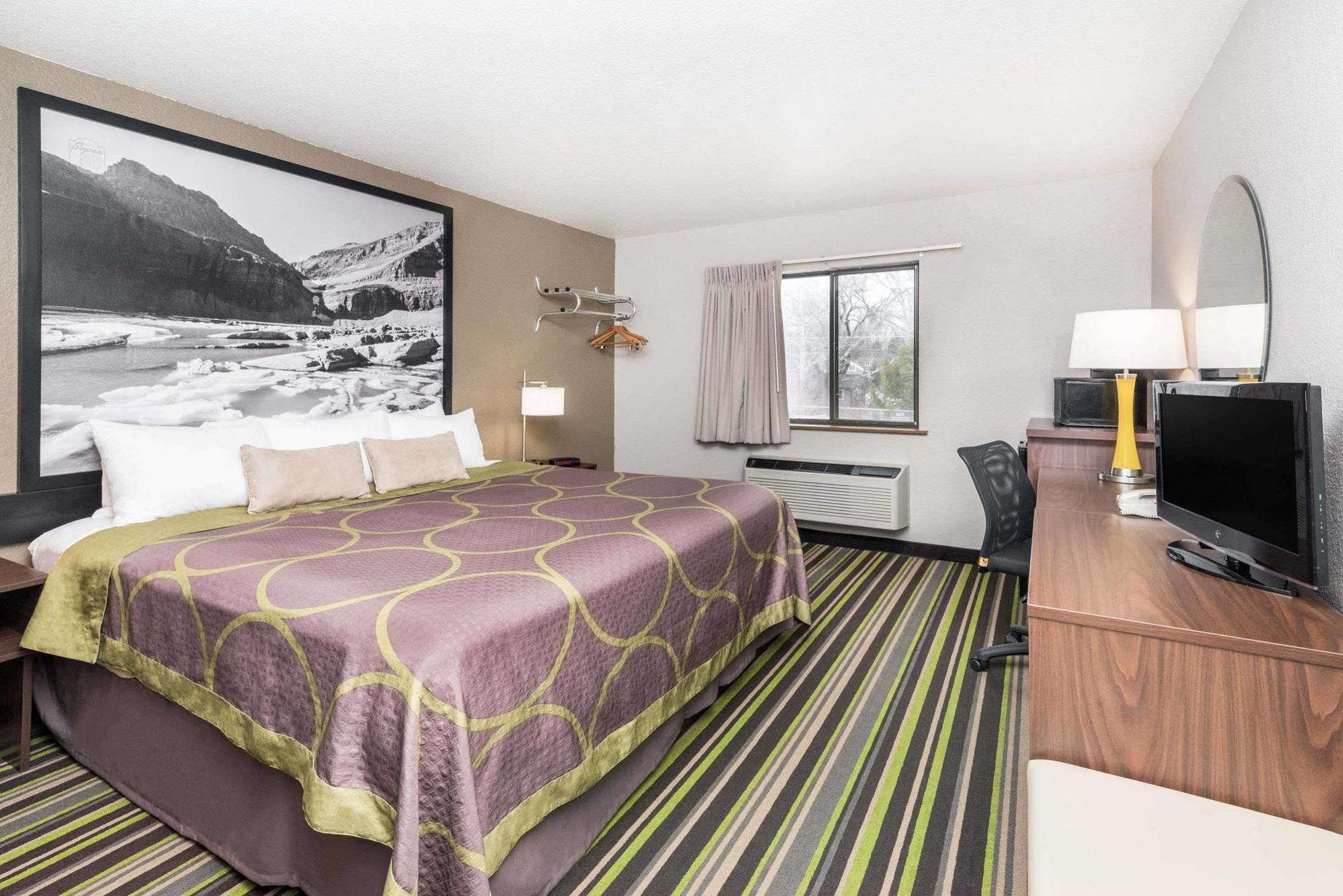 Super 8 By Wyndham Kalispell Glacier National Park Exterior photo